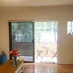 Modern Apartment Close To Randwick Unsw & City