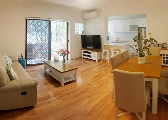 Modern Apartment Close To Randwick Unsw & City
